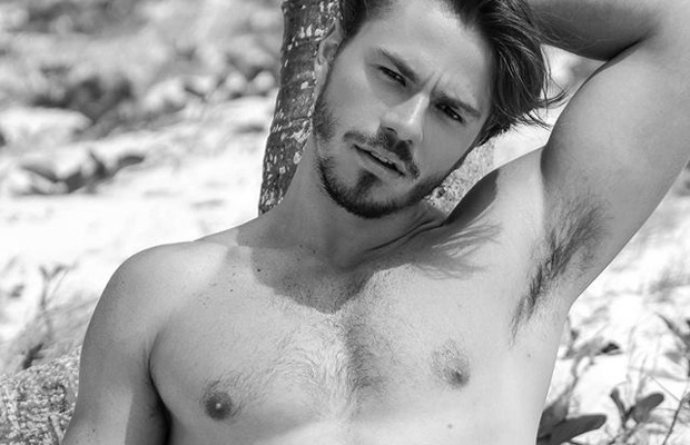  Tá calor, tá quente! Mister Brasil 2014 posa só de sunga em ensaio sensual!