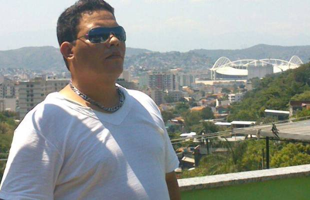  Homem é assassinado a pauladas no Rio: homofobia é apontada como motivo do crime