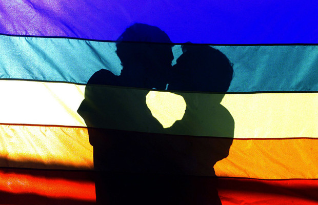  Dona de restaurante é condenada a pagar R$ 20 mil por repreender beijo gay