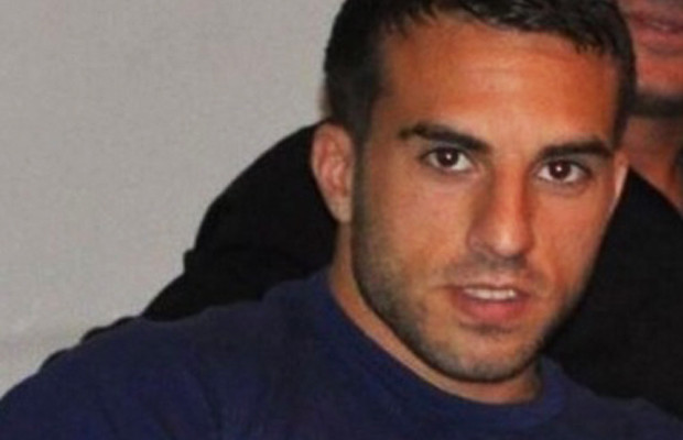  Batendo um bolão! Jogador de futebol Deniz Mehmet tem fotos íntimas divulgadas na web!