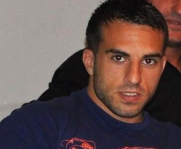 Batendo um bolão! Jogador de futebol Deniz Mehmet tem fotos íntimas divulgadas na web!