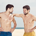 tiago-e-diego-homci-que-interpretam-joao-jose-e-jose-joao-em-alem-do-horizonte-queriam-ser-jogadores-de-futebol-antes-de-serem-atores-1387250538486_956x500