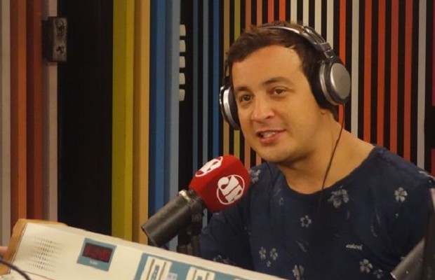  “O mundo acha que eu sou gay”, diz Rafael Cortez em entrevista para rádio