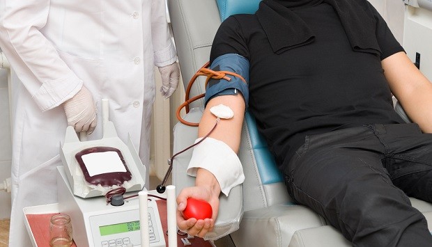  Defensoria pública recomenda a ministério que permita doação de sangue por homossexuais
