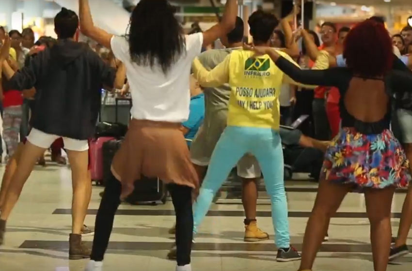  Vídeo: fãs de Anitta dançam “Bang” no saguão do aeroporto de Recife
