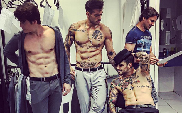 Lucas Lucco, Felipe Titto e Nicolas Prattes imitam atores do filme “Magic Mike” no Instagram