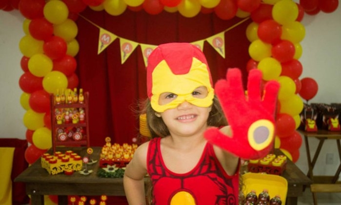  Menina pede aniversário do ‘Homem de Ferro’ para os pais e ganha festa incrível