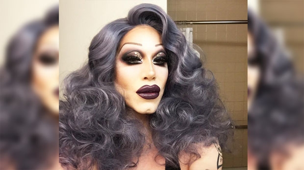  Sharon Needles, de RuPaul’s Drag Race, acusa drag queen brasileira de roubar sua peruca