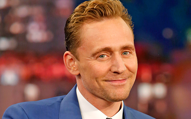 Novo affair de Taylor Swift, Tom Hiddleston posa só de cueca para ensaio sensual