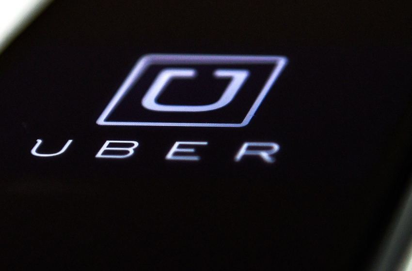  Motorista do Uber é demitido após expulsar casal de lésbicas do carro