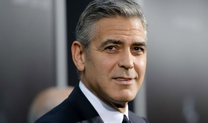  Biografia afirma que George Clooney é gay e mantém um caso com cabeleireiro