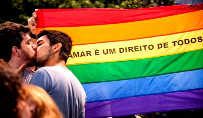 Vitória do povo LGBT! Justiça obriga site de namoro cristão a aceitar usuários gays