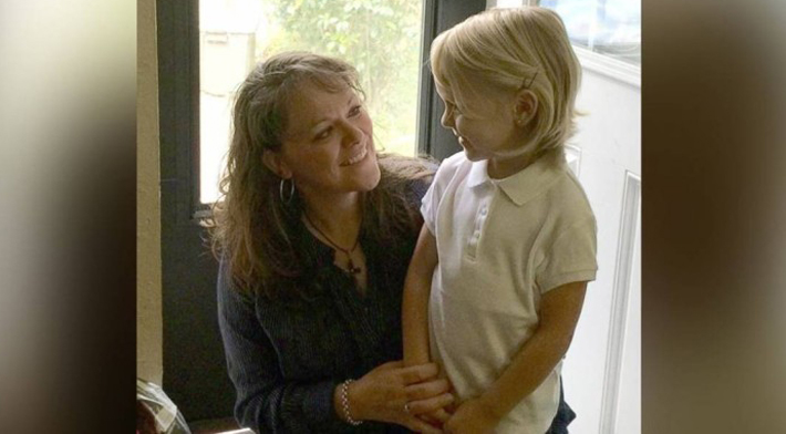 Pastora, mãe luta para que filha trans de 5 anos possa usar banheiro feminino na escola