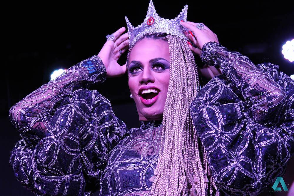 #TerçaQueen: No auge, Sasha Zimmer fala sobre carreira, preconceito e vida “out of drag”