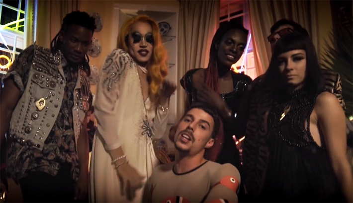  Banda Alencastro celebra a diversidade no clipe de “No Mo’ Bitches”