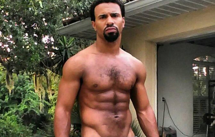 Dançarino da Broadway estrangula namorado e confessa crime no Facebook: “Fiz por amor”