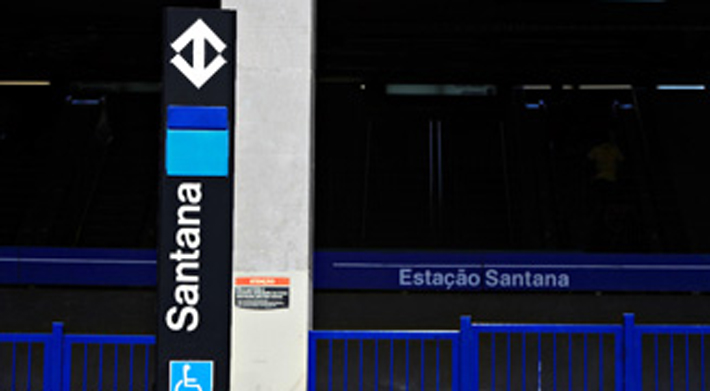 Travestis são espancadas por moradores de rua em banheiro de metrô de SP