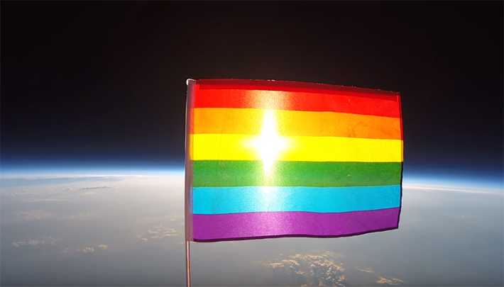 ONG norte-americana envia primeira bandeira LGBT para o espaço