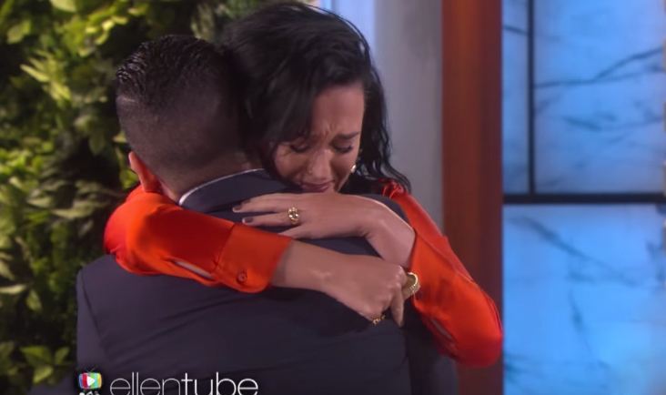  Katy Perry faz surpresa emocionte para fã sobrevivente do massacre na boate Pulse