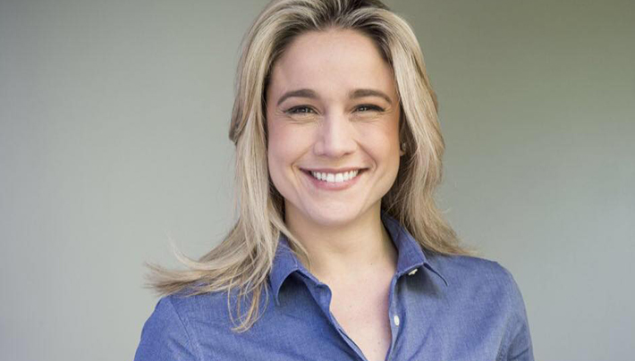 Fernanda Gentil responde com ironia ataques que vem sofrendo na web