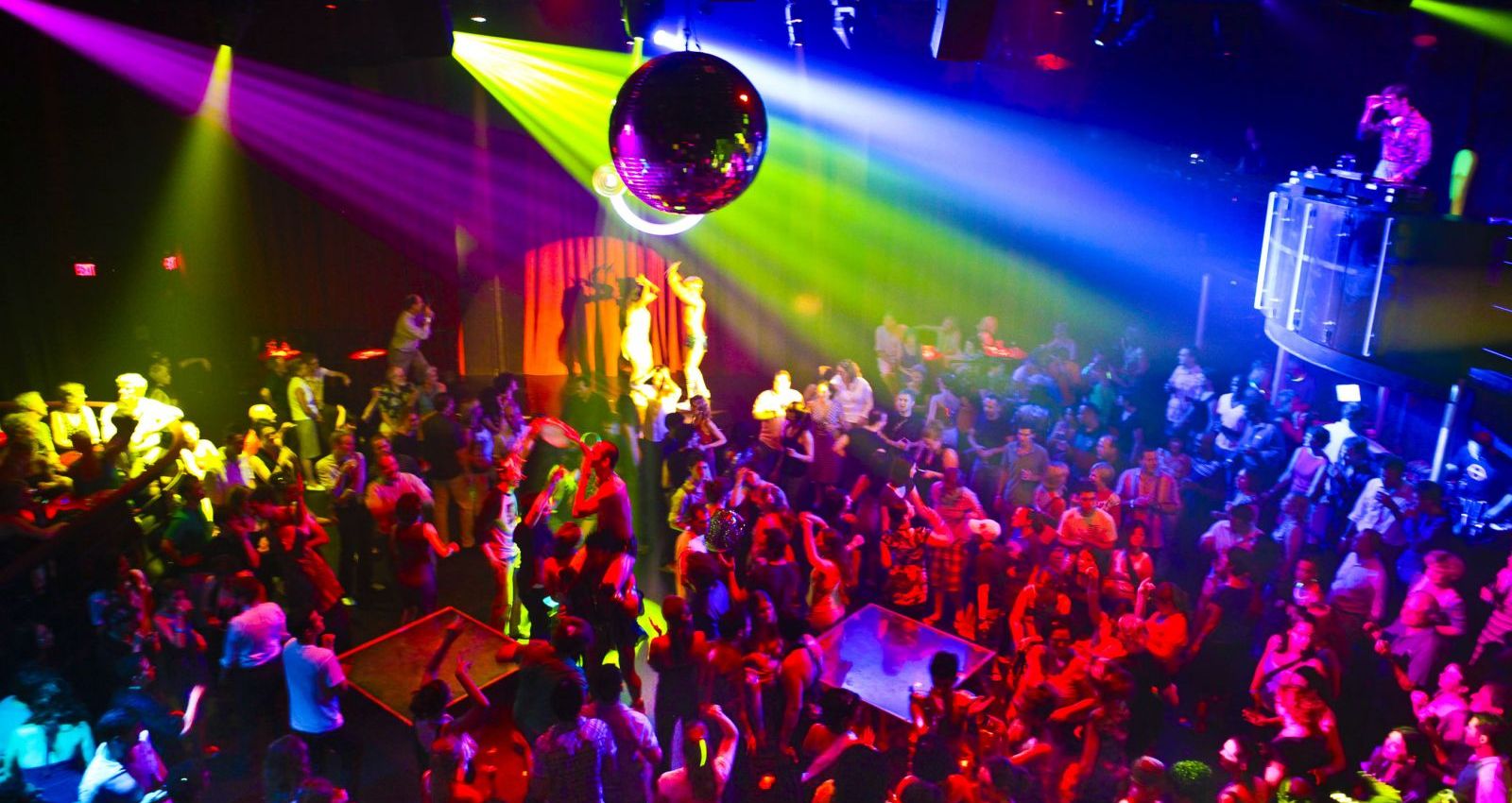 Heterossexuais deveriam parar de frequentar boates gays?!