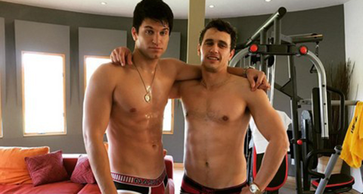 James Franco revela que Keegan Allen usou cueca com enchimento em “King Cobra”