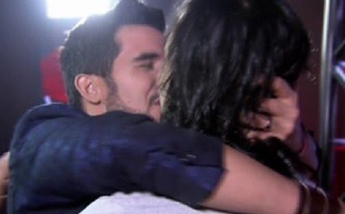  Estreia do “The Voice Brasil” é marcada por beijo gay e declaração de amor