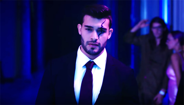 Conheça Sam Asghari, o boy magia que deu leitinho para Britney em ‘Slumber Party’