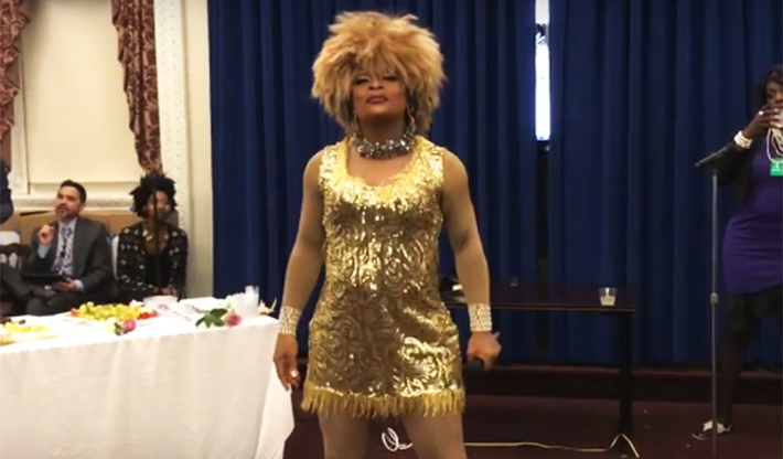 Lacrou! Shi-Queeta Lee é a primeira drag queen a performar na Casa Branca