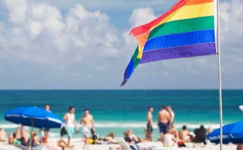  Ministério do Turismo lança cartilha de como melhorar serviços para LGBTs
