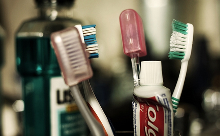  Estudo afirma que 33% dos britânicos acreditam que é possível contrair HIV através da escova de dentes