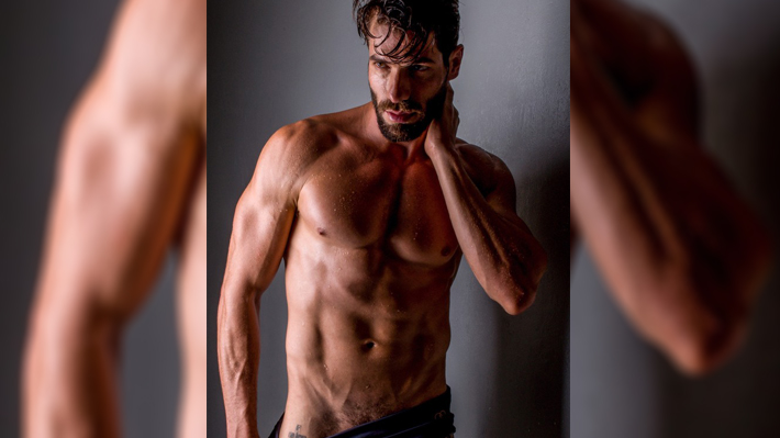 Suadinho! Ex-BBB Roni Mazon protagoniza ensaio só de sunga e quase mostra demais