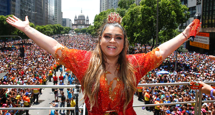 Preta Gil cobra R$ 50 mil para ser coroada rainha em parada LGBT