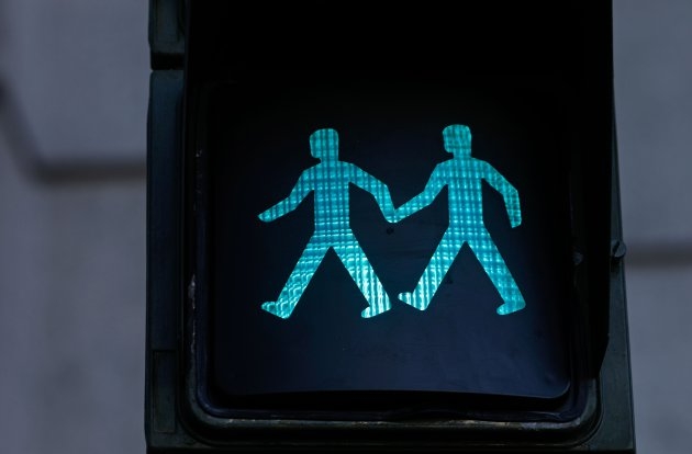  Madri instala semáforos com imagens de casais gays para a Parada do Orgulho LGBT