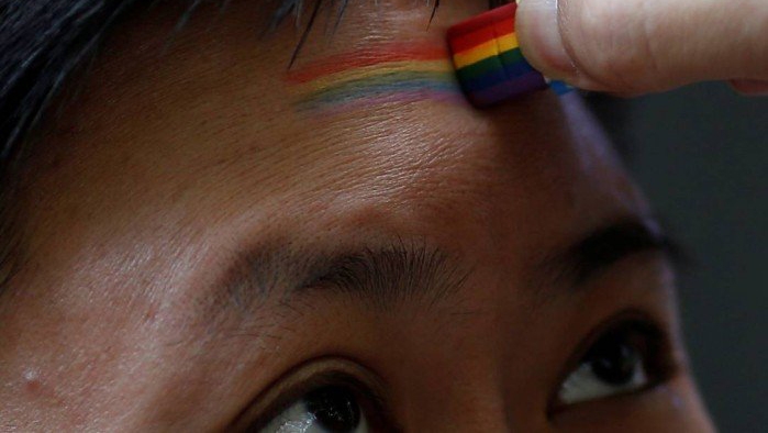  Chinês gay ganha indenização por “terapia de conversão”