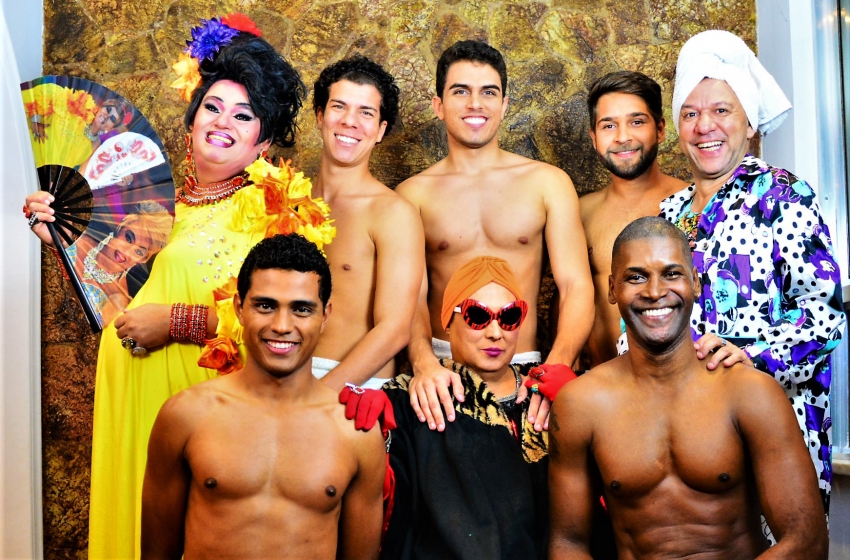  Dono de sauna gay descobre que filho é garoto de programa na peça “Em Nome do Filho”
