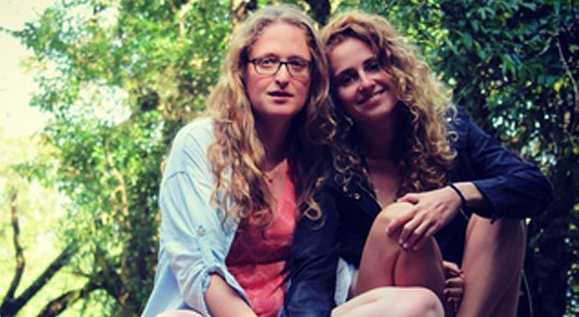 Carol Duarte ganha elogio da namorada após revelação de Ivana em “A Força do Querer”