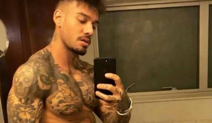 Excitado?! Lucas Lucco divulga foto com volume suspeito no Instagram