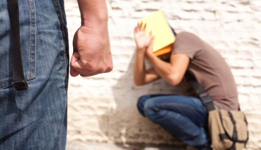 Jovem espancado por homofobia terá de fazer cirurgia de reconstrução facial