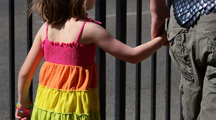 Justiça mineira autoriza tratamento para adolescente trans de 12 anos