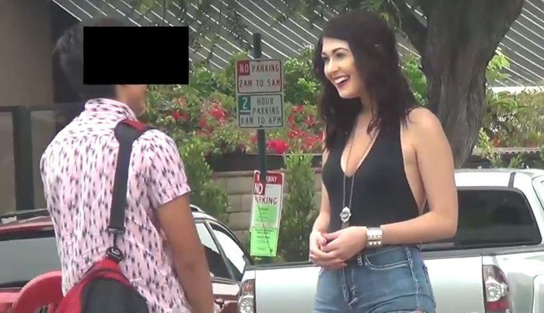 Homem usa câmera escondida para descobrir se filho é gay