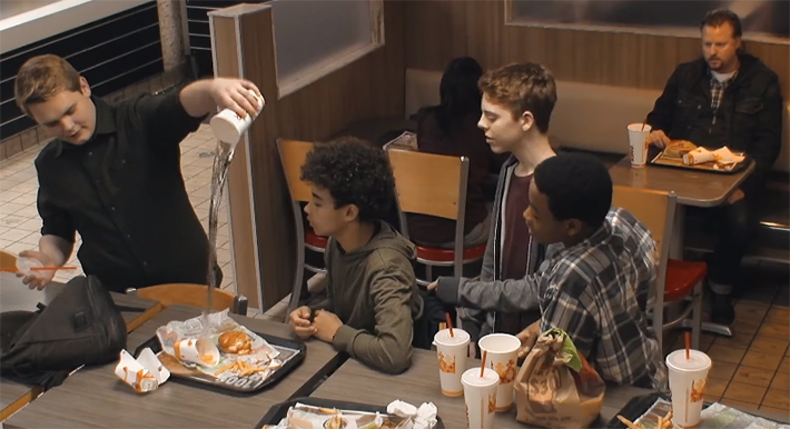  Campanha do Burger King mostra reações diante de casos de bullying