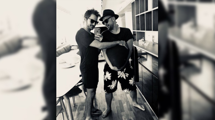 Paulo Gustavo e o marido anunciam gravidez de gêmeos por barriga de aluguel