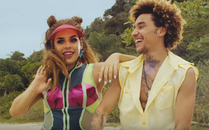 Gravado no litoral de São Paulo, Gloria Groove lança clipe de “Muleke Brasileiro” com coreografia bapho