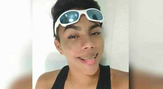 Jovem gay é assassinado a pauladas e pedradas em campo de futebol