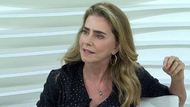  Maitê Proença revela que famoso diretor da Globo já tentou roubar seu namorado