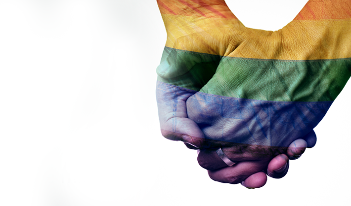  Homofobia: casal gay é impedido de trocar carícias em hotel