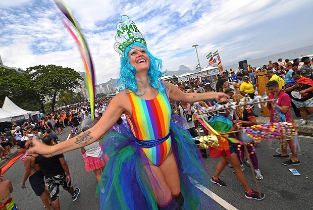  Parada LGBT do Rio divulga data para 2018 e anuncia mudança; confira