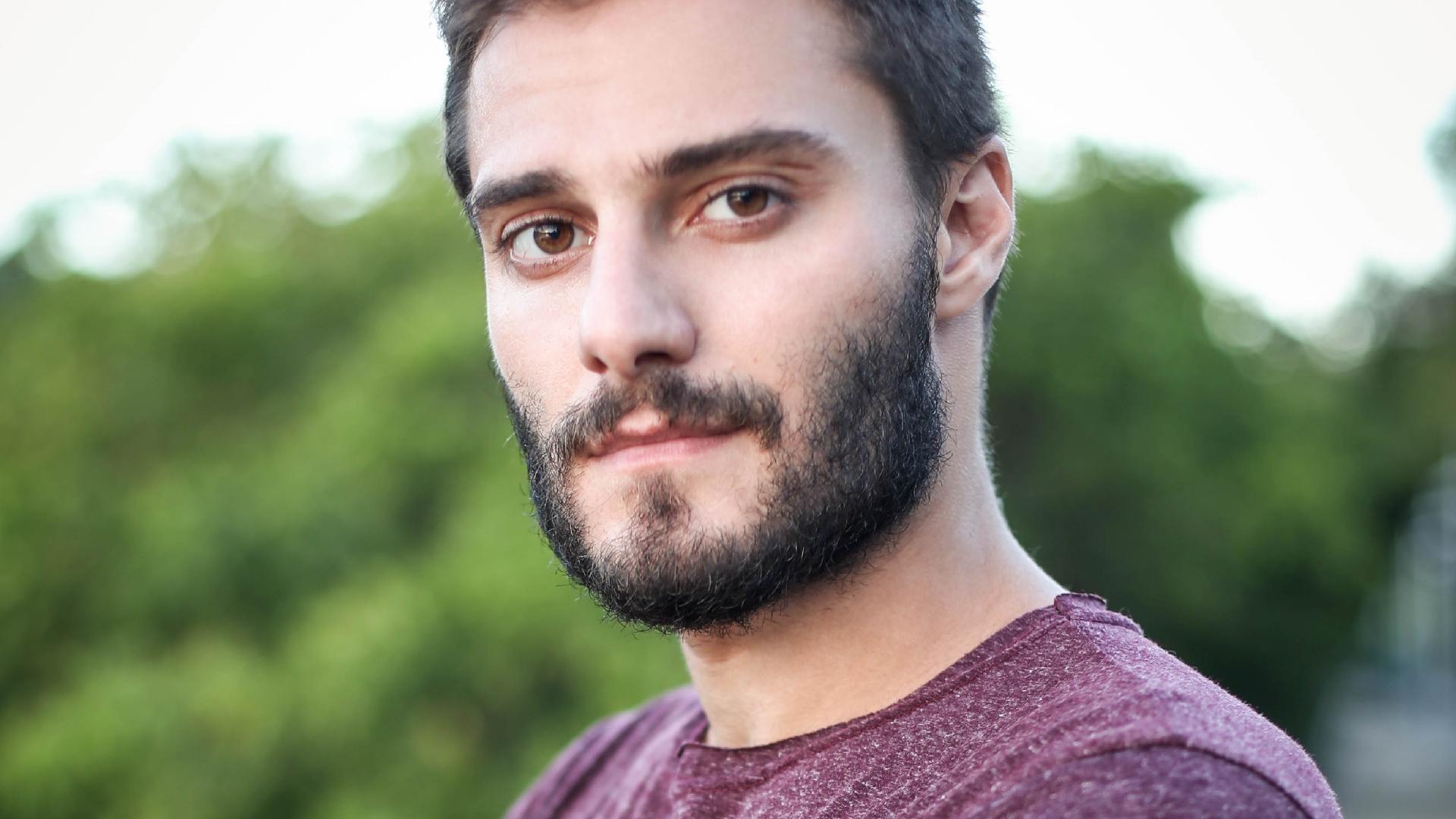 Hugo Bonemer promete postar nude caso Prior seja eliminado do “BBB 20”