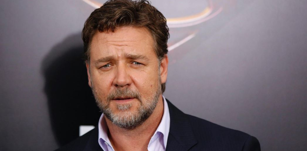 Russell Crowe põe à venda jock strap que usou em filme
